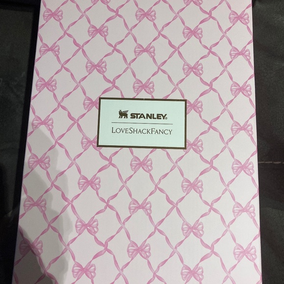 LoveShack Fancy Holiday “Baby Bow Pink Peppermint” Stanley 30OZ - Picture 3 of 10